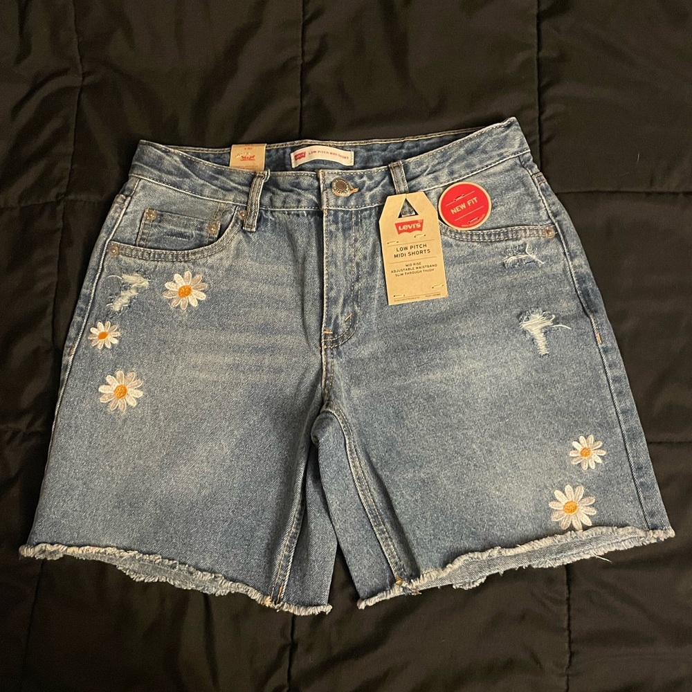 Levi’s Low Pitch Midi Short Size 16 Reg